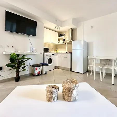 Minty Pool, Terrace, Fiber And Parking Apartment *