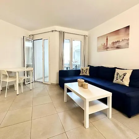 Minty Pool, Terrace, Fiber And Parking Apartment *