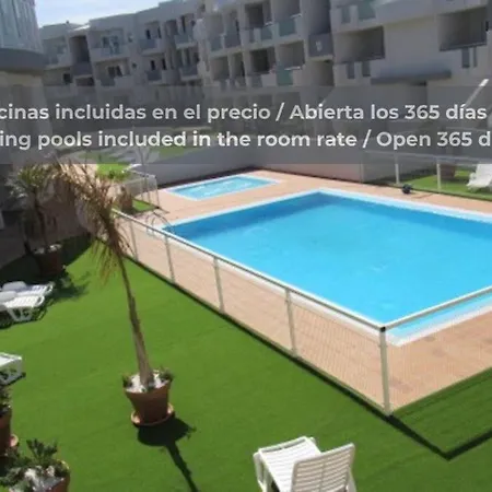 Minty Pool, Terrace, Fiber And Parking Apartment Corralejo